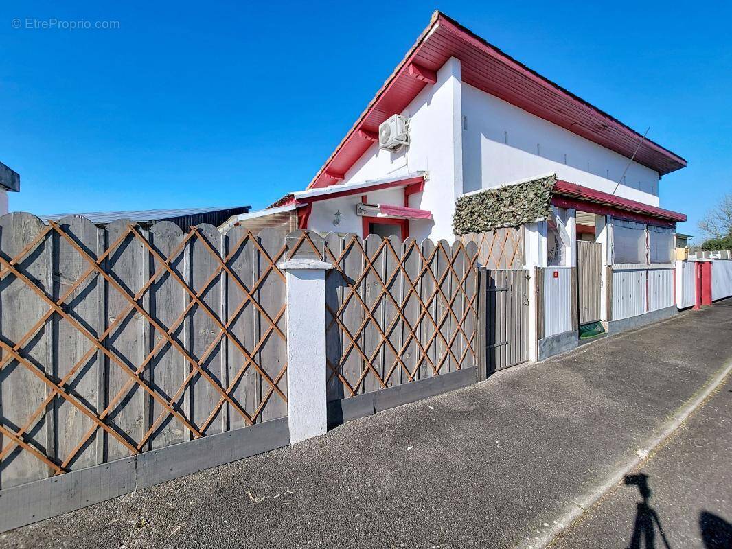 Appartement à POMAREZ