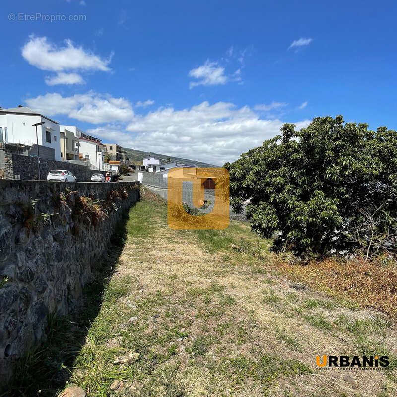 Terrain à LA POSSESSION