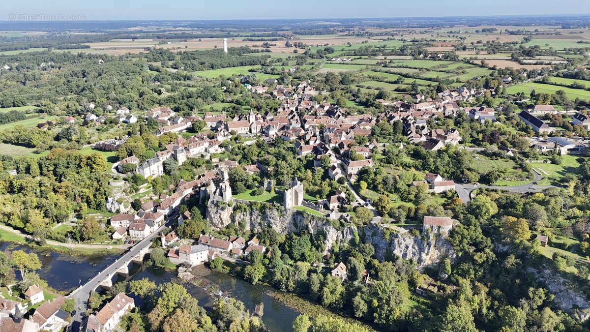 Maison à ANGLES-SUR-L&#039;ANGLIN