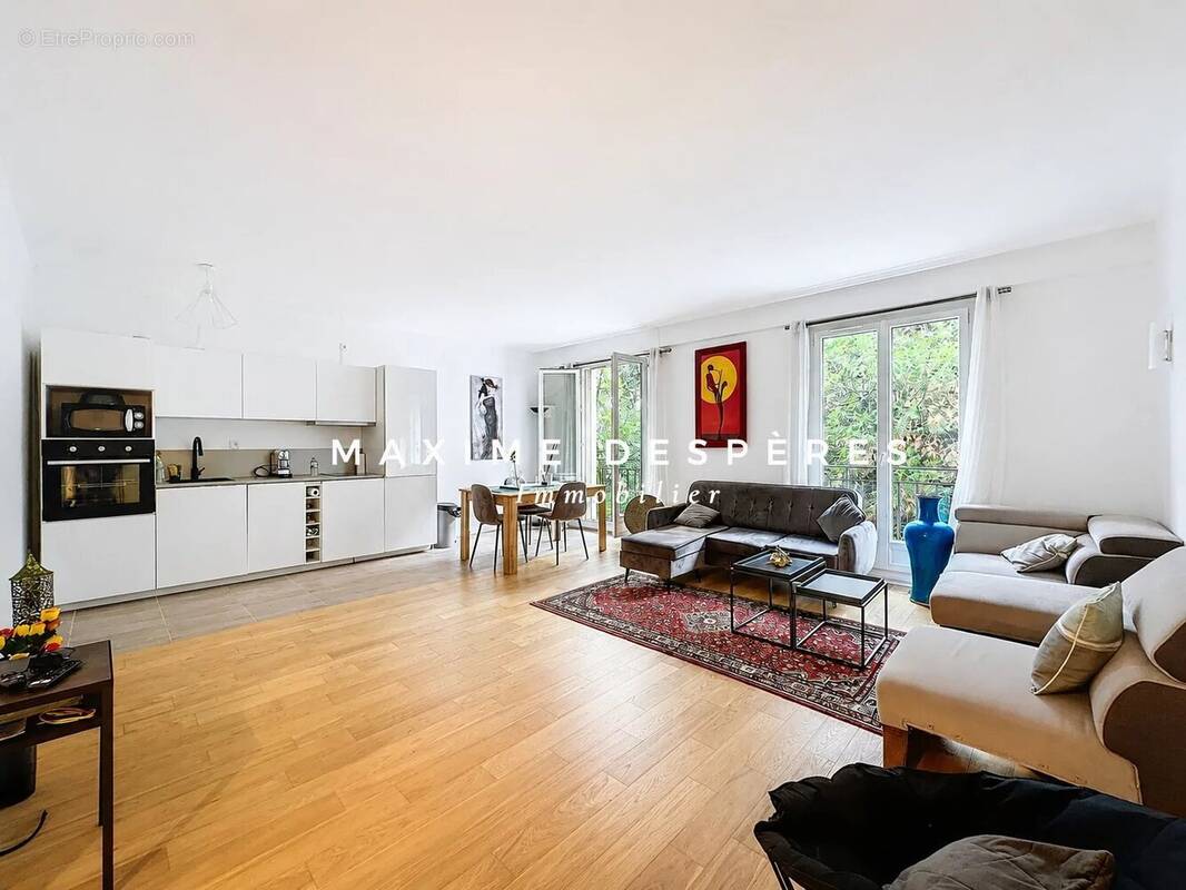 Appartement à NEUILLY-SUR-SEINE