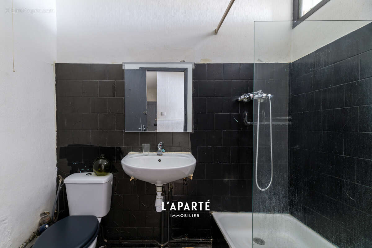 Appartement à MARSEILLE-4E