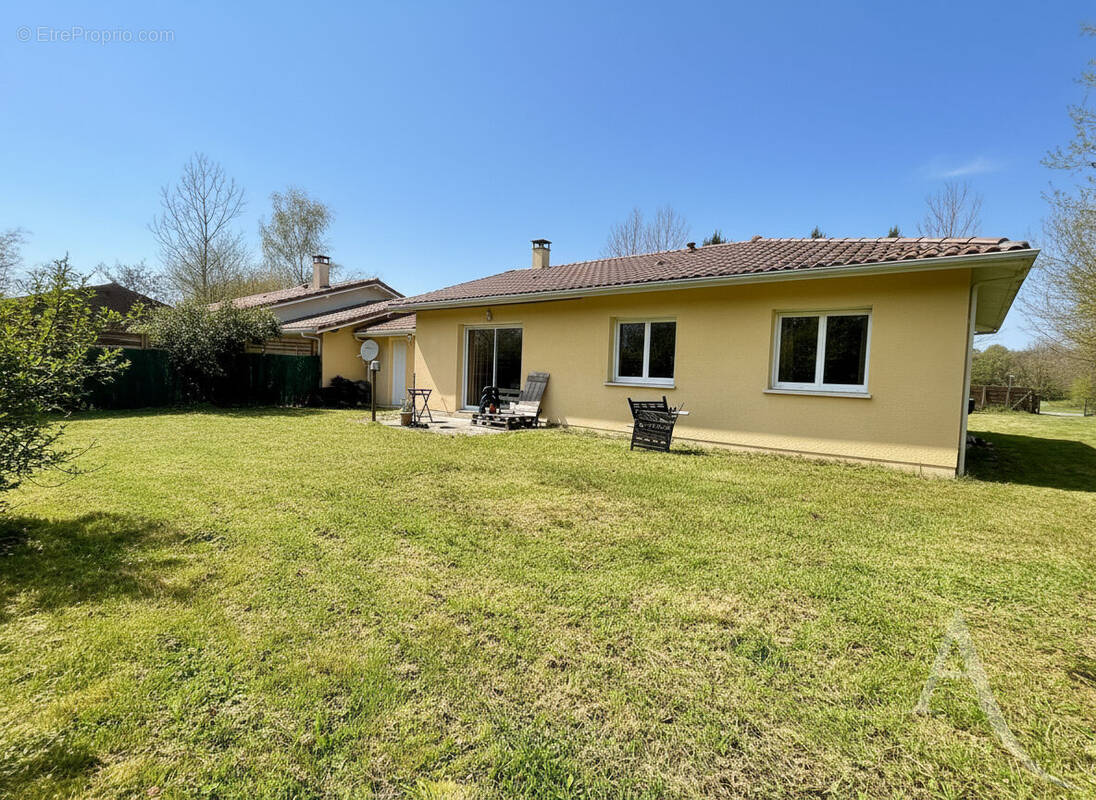Maison à AZUR