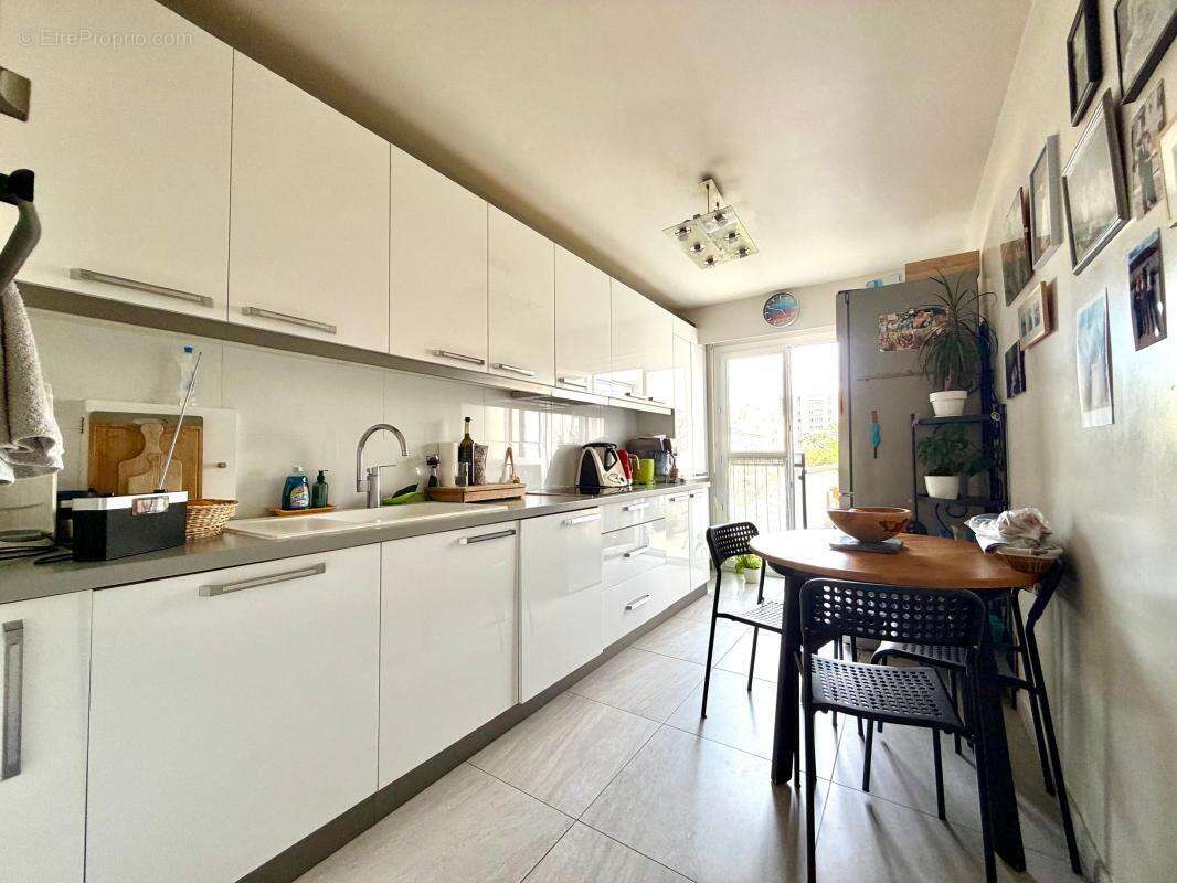 Appartement à PARIS-19E