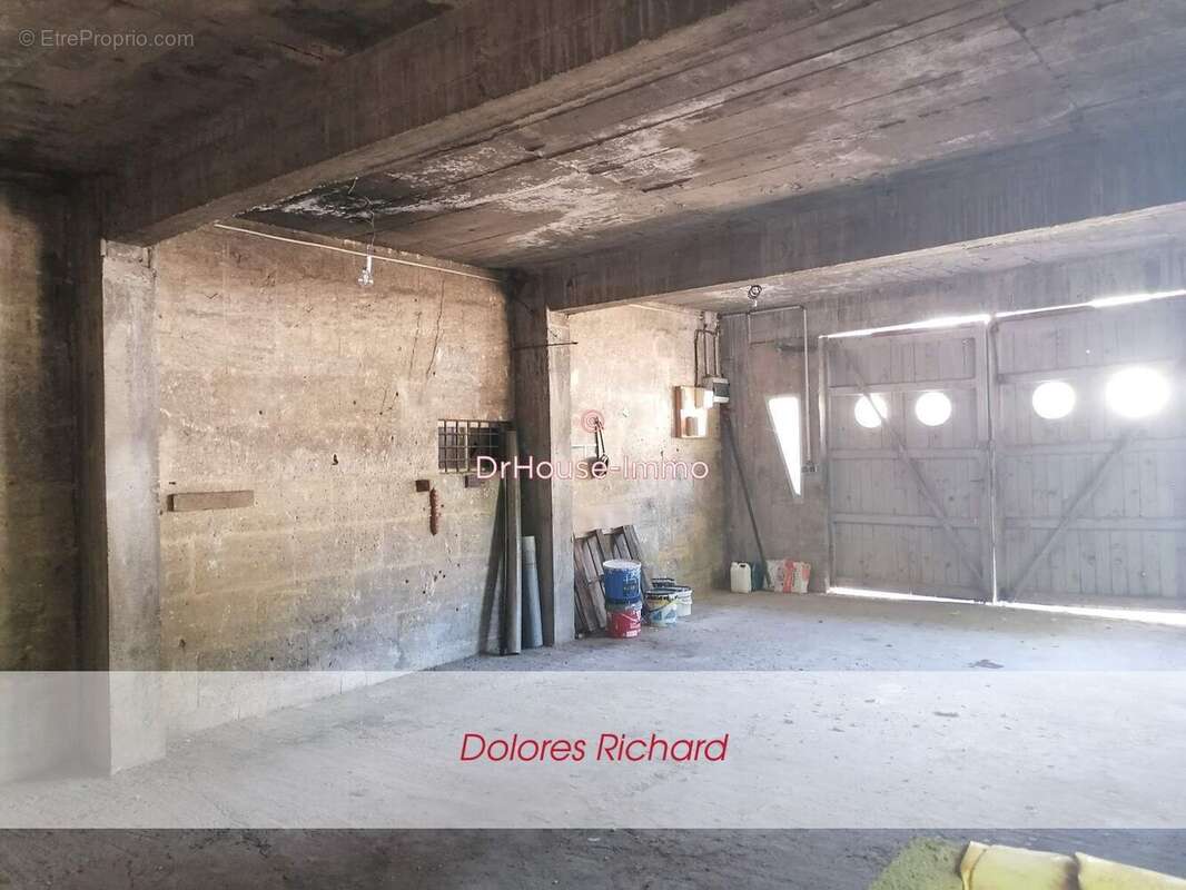 Maison 101 m² à Lussac  - photo 13