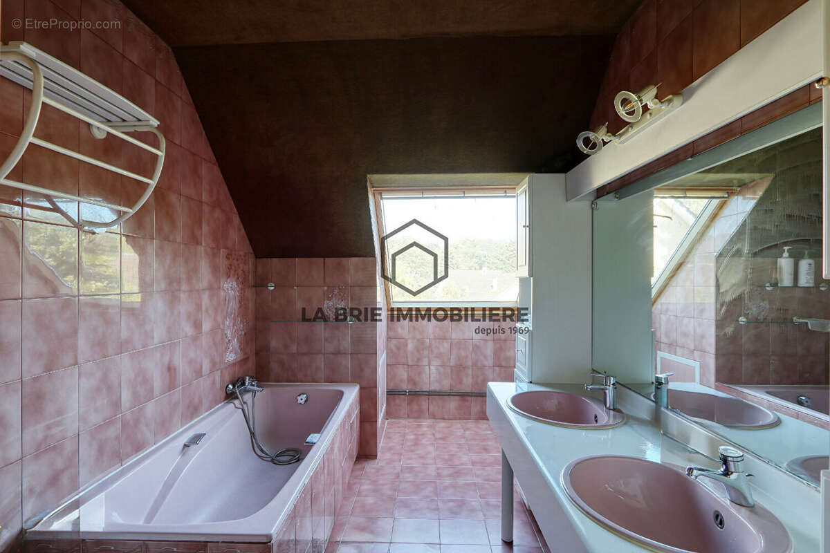 Maison à VILLECRESNES