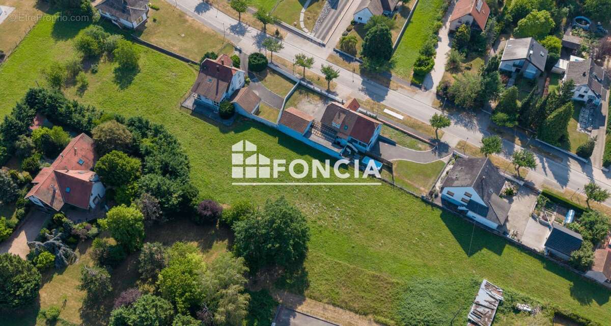 Spacieuse maison familiale de 174 m² avec terrain de 4 481 m² dont 3 500 m² constructibles - photo 7