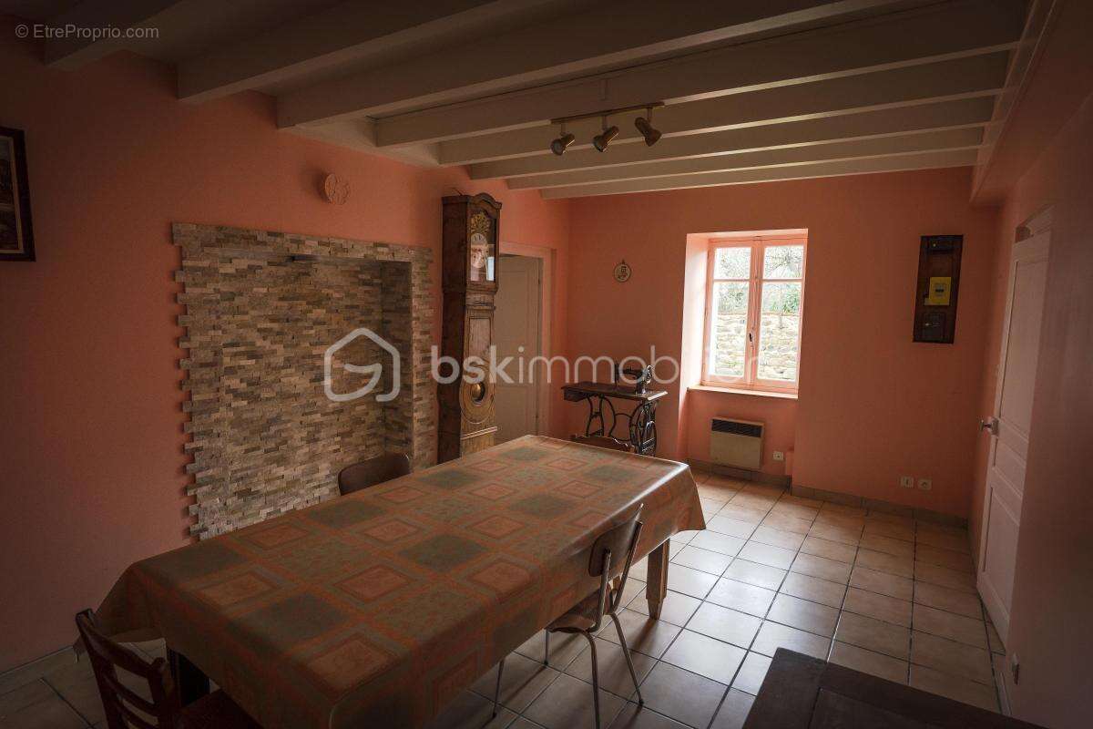 Maison à BLOT-L'EGLISE