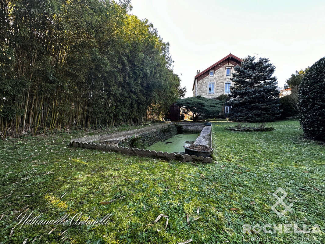 Maison à SAINT-JEAN-D&#039;ANGELY