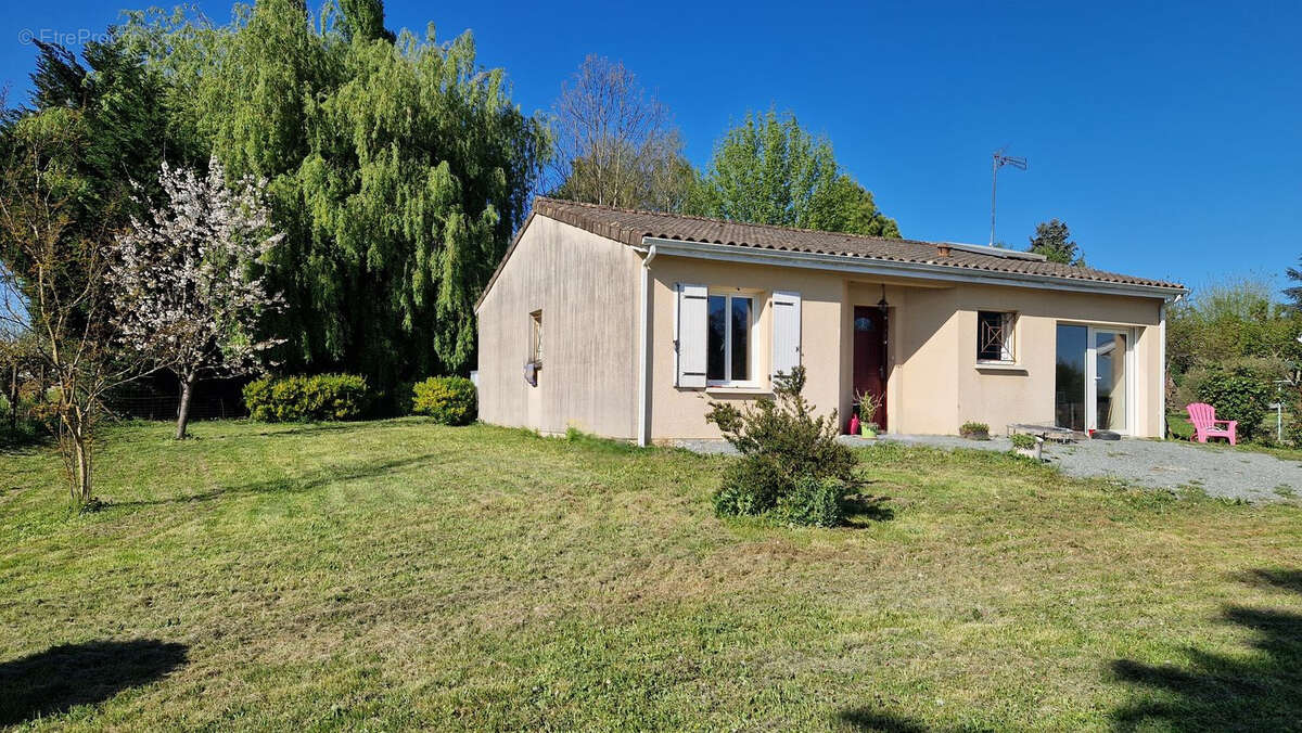 À 10 min de langon - maison de plain pied - 2 chambres + 1 bureau - jardin 900 m2 - photo 8