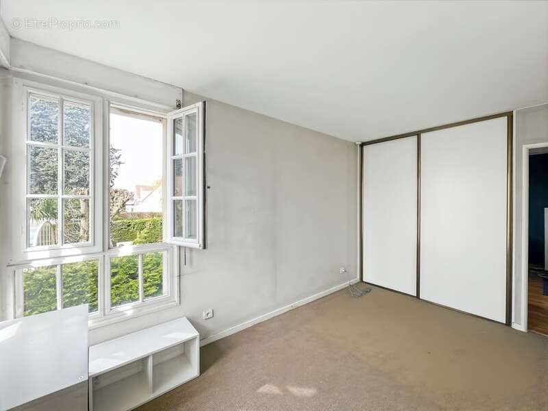 Maison à SAINT-REMY-LES-CHEVREUSE