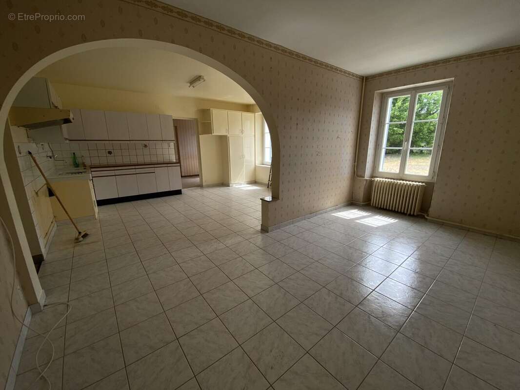 Maison à CHAMBON-LA-FORET