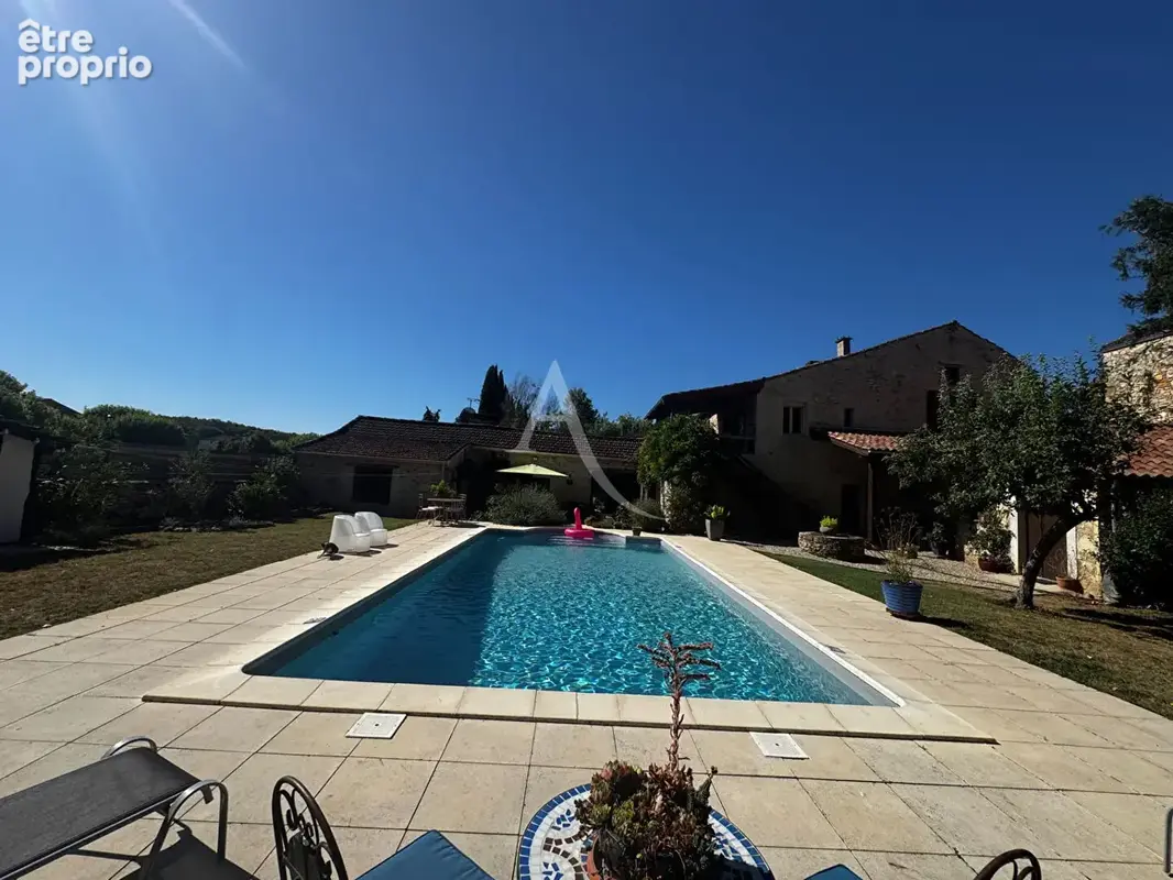 EXCLUSIVITE Élégante Maison en pierre rénovée avec piscine et dépendance - photo 18
