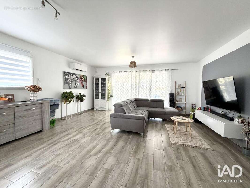 Maison 99 m² à Ornaisons  - photo 4