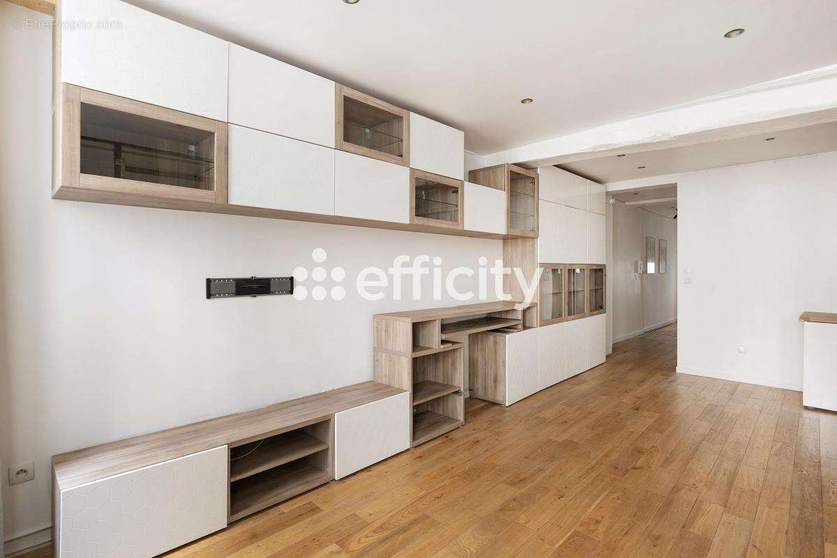 Appartement à PARIS-2E