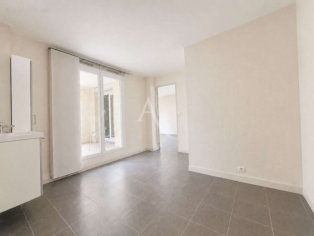 Appartement à FONTENAY-SOUS-BOIS