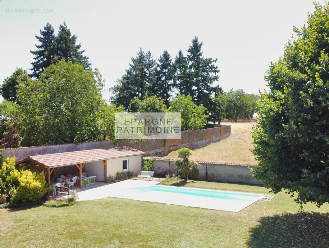 Maison à COLOMBIER-SAUGNIEU