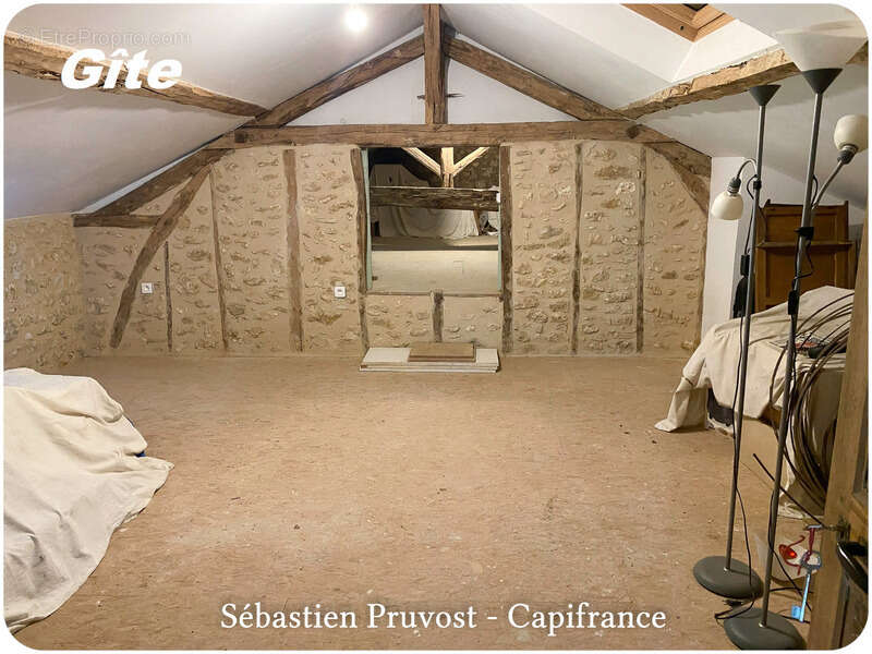 Maison à CHAMPAGNAC-DE-BELAIR