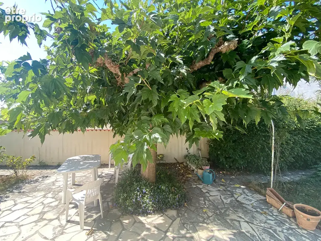 Maison avec 4 chambres, dont 2 de plain-pied, garage et jardin - photo 3