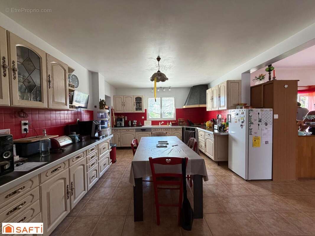Maison 209 m² à Sainte-Colombe-De-Villeneuve  - photo 7