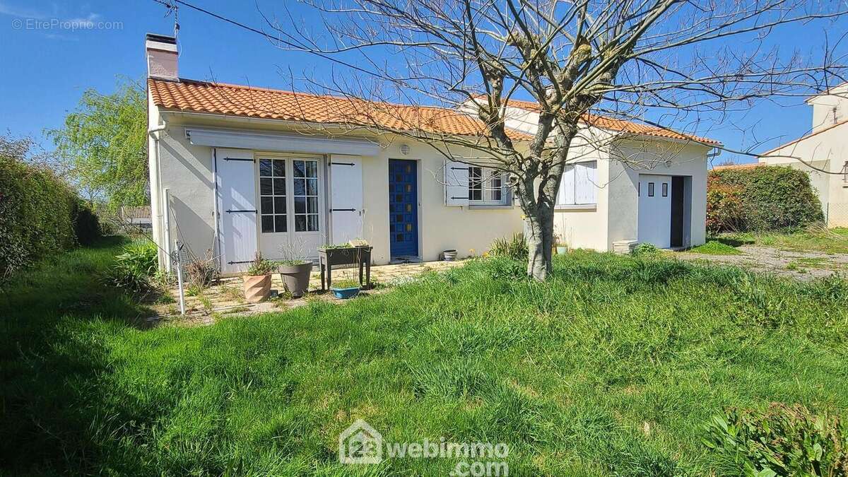 Façade Sud Est de l&#039;entrée - Maison à TALMONT-SAINT-HILAIRE