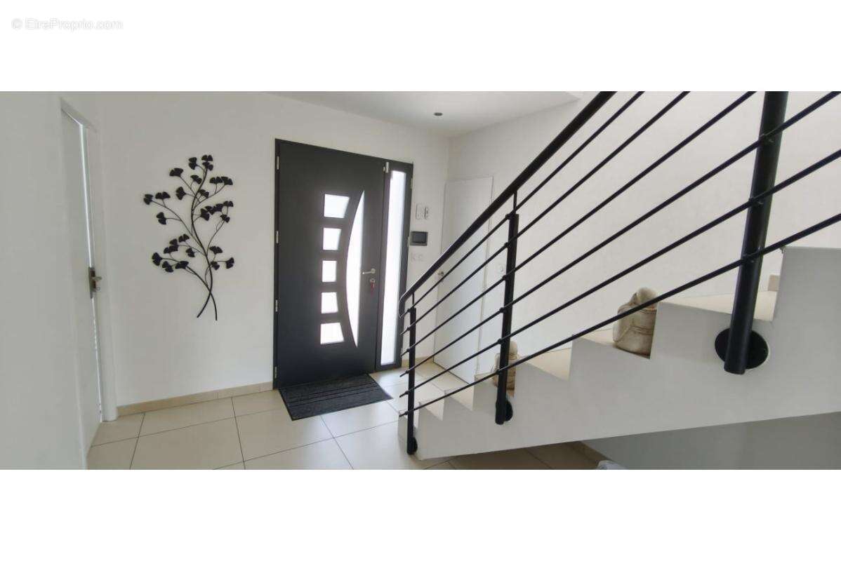 Maison T6 de 156m² à Vauvert - photo 12