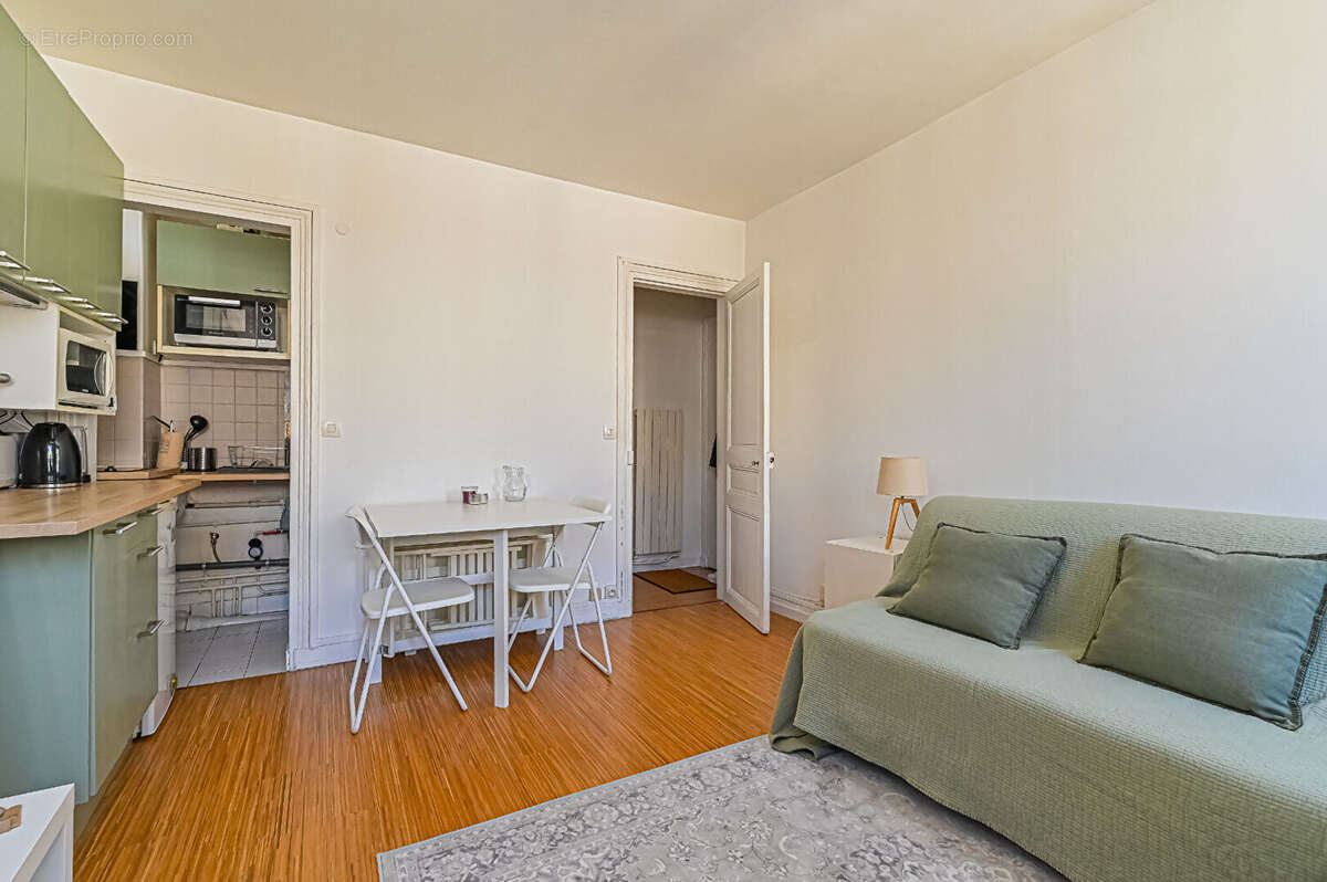 Appartement à PARIS-17E