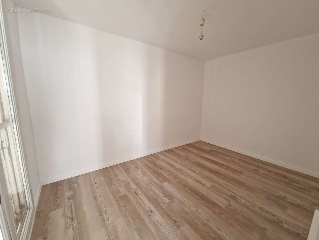 Appartement à VALREAS