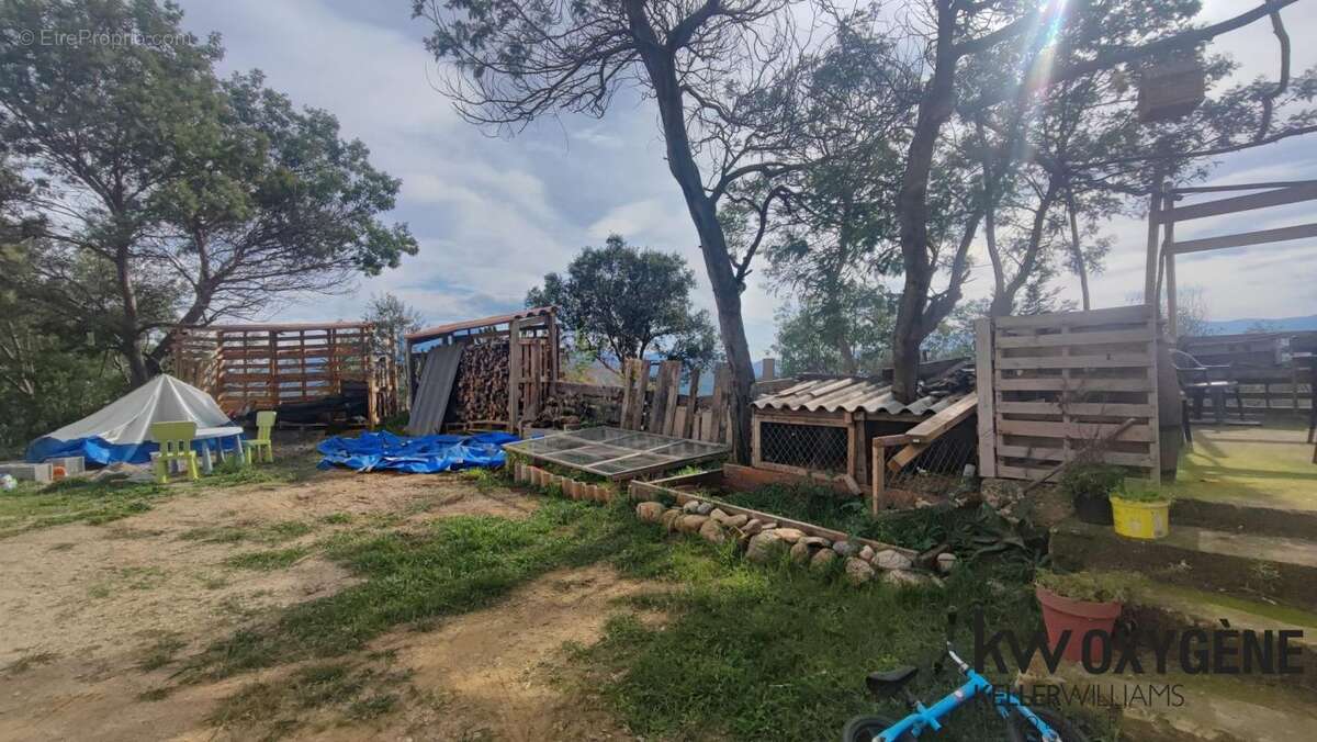 Terrain à SAINT-JEAN-PLA-DE-CORTS