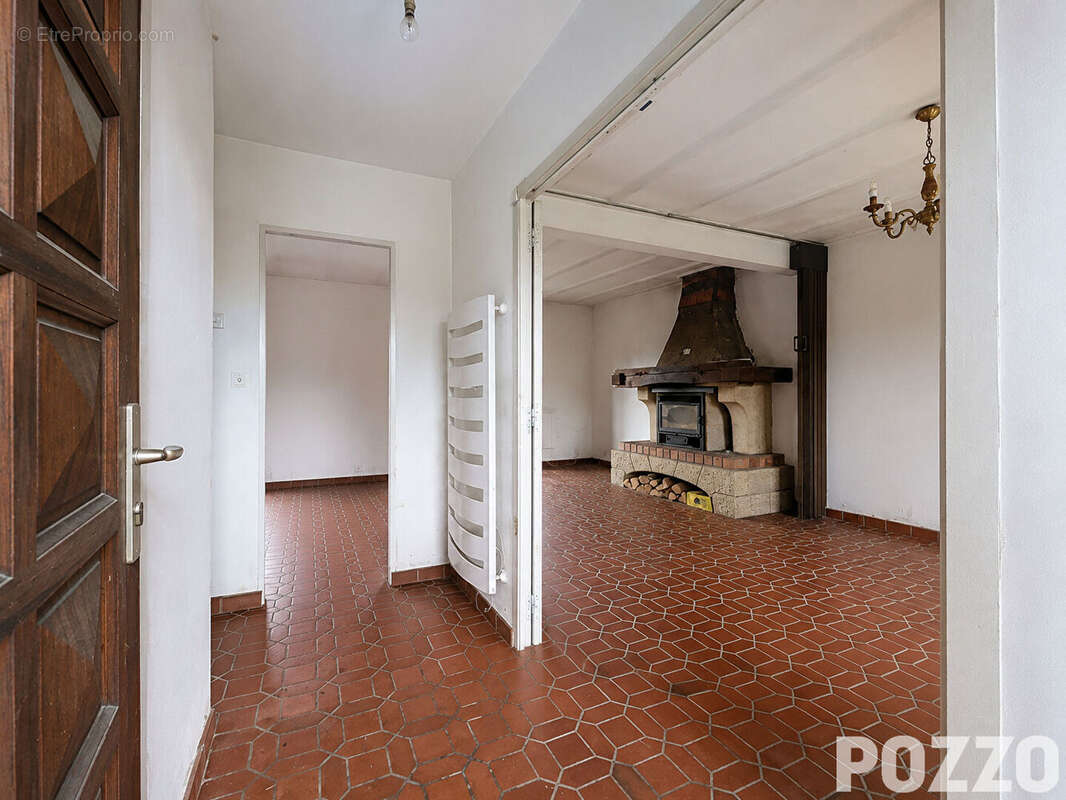 A vendre : Maison de 102m² à rénover à Bréville-sur-Mer (50290) - photo 5