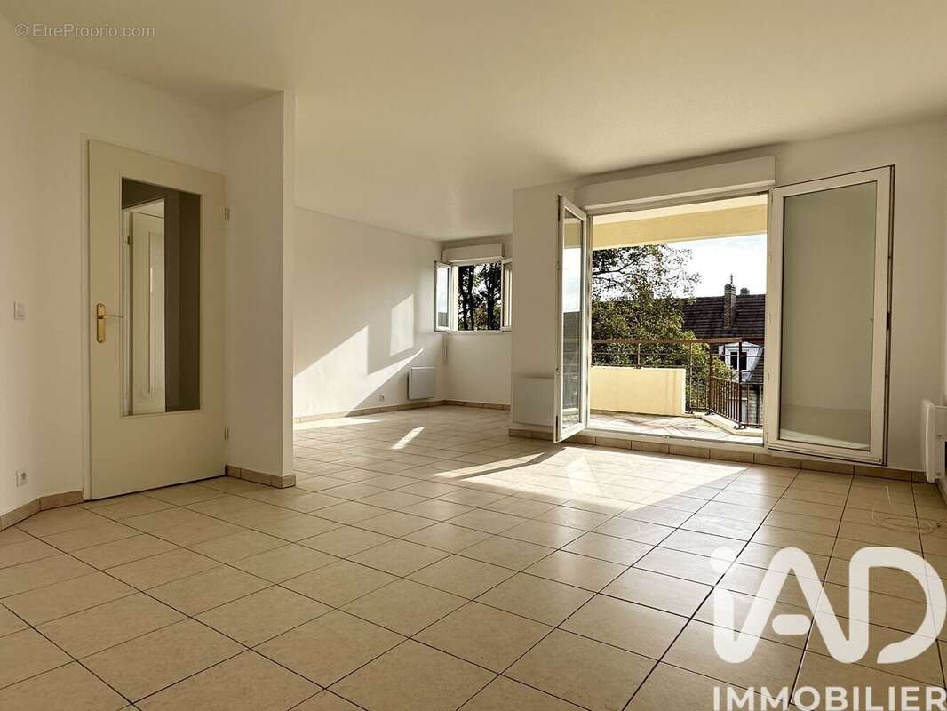 Photo 2 - Appartement à SAINT-OUEN-L'AUMONE