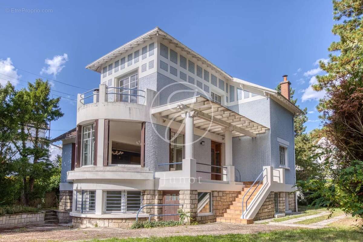 Maison à LE VESINET