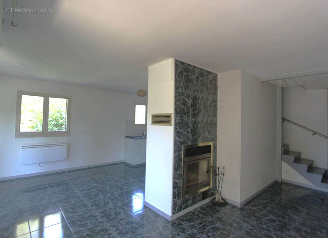 T4 100m² à Menthon Saint Bernard, au coeur du village. - photo 2