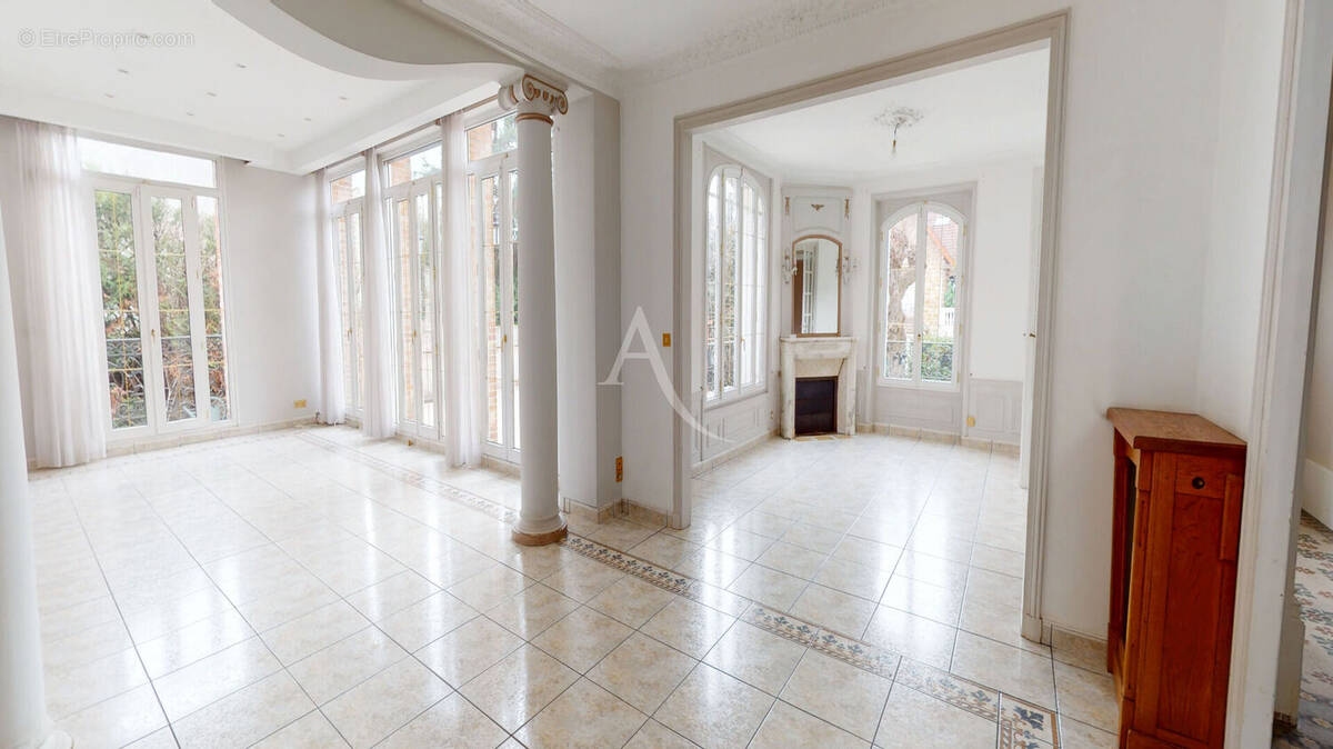 Maison à LES PAVILLONS-SOUS-BOIS