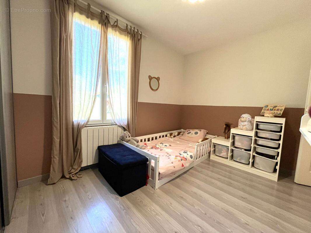Maison de plain pied : 5 pièce(s) 103 m2 + Jardin - photo 10