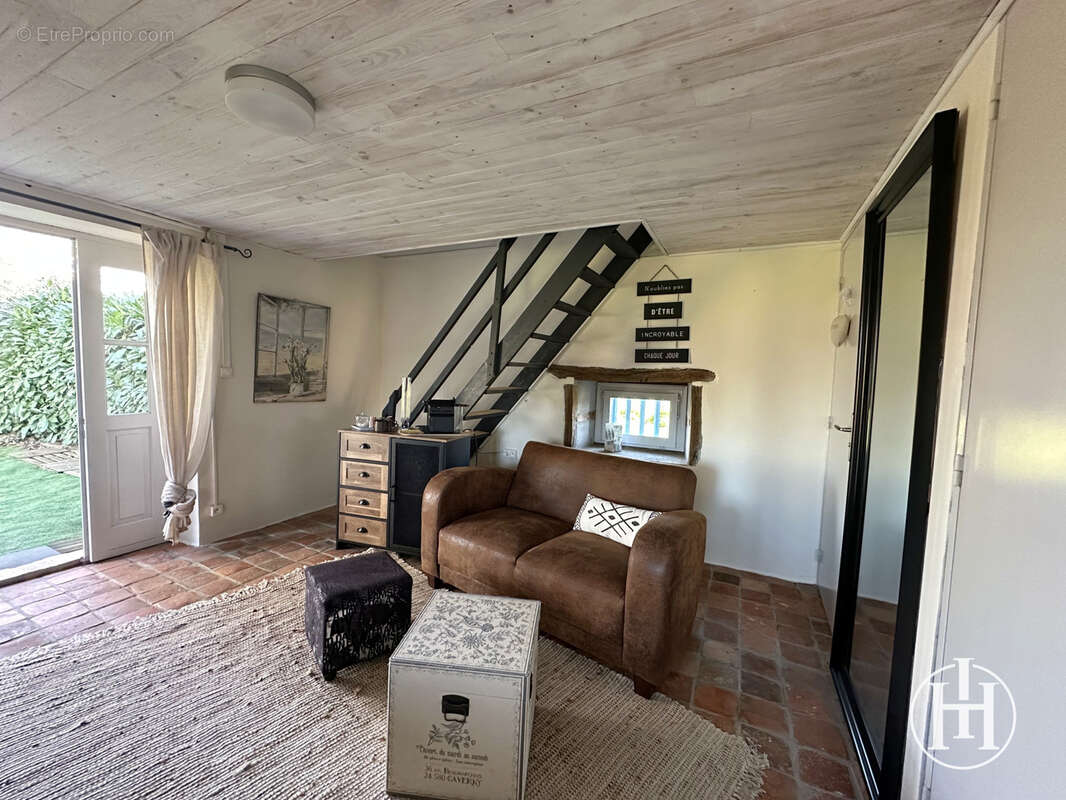 Maison à LIGNEROLLES