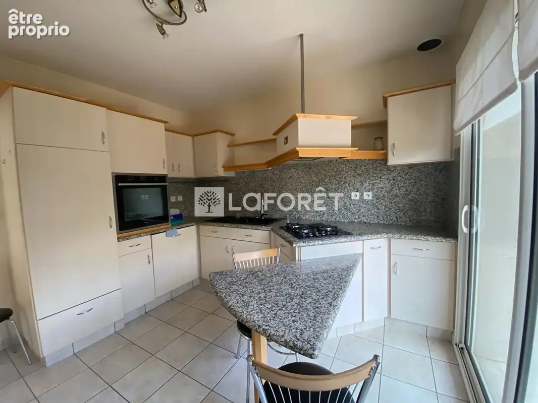 Maison individuelle vivable de plain-pied 4  chambres avec jardin, terrasse et garage MONTVILLE - photo 2