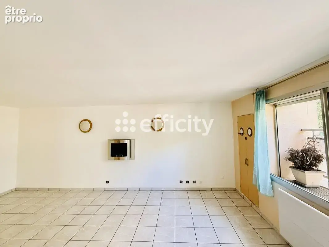 Local commercial - photo 3