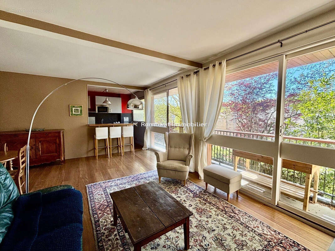 Appartement à LA CELLE-SAINT-CLOUD