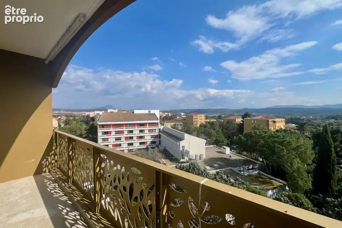 Rare à la vente T5 de 100m² au 4ième et dernier étage sans ascenseur lumineux entièrement rénové aix ouest proche commodités - photo 8