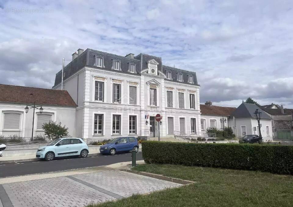 Terrain à GRISY-SUISNES