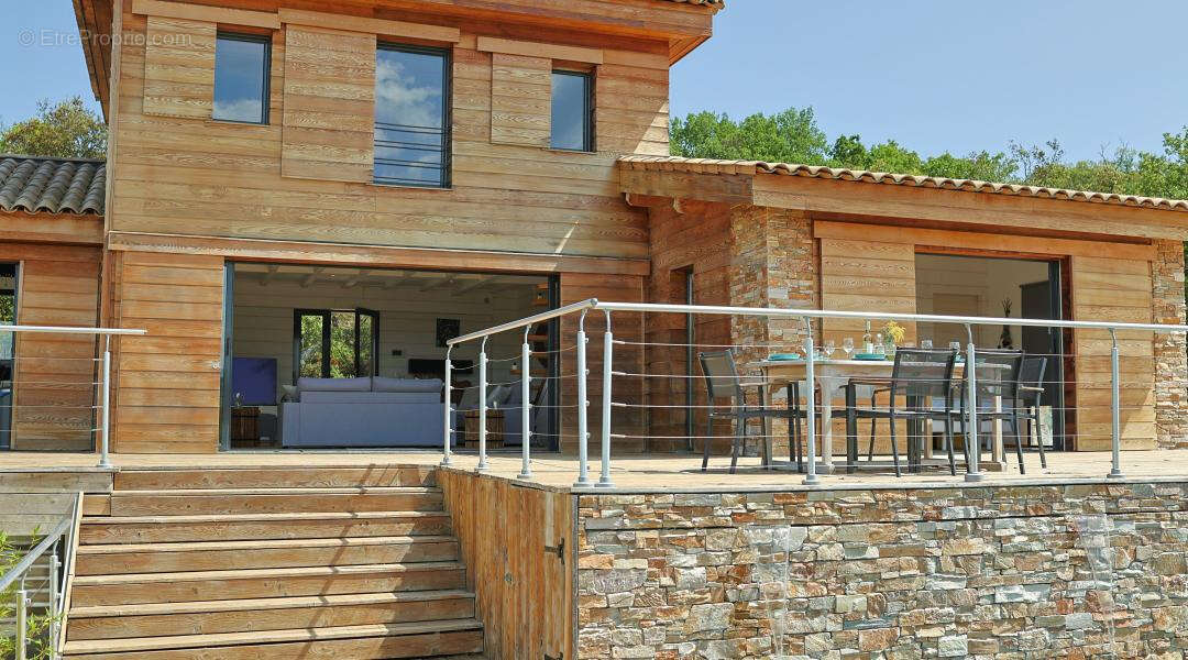 Maison à PLAN-DE-LA-TOUR