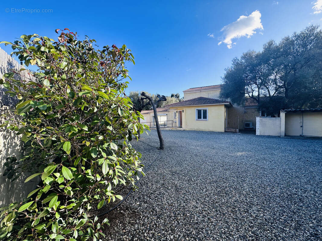 Villa T5 piscine garage - photo 5