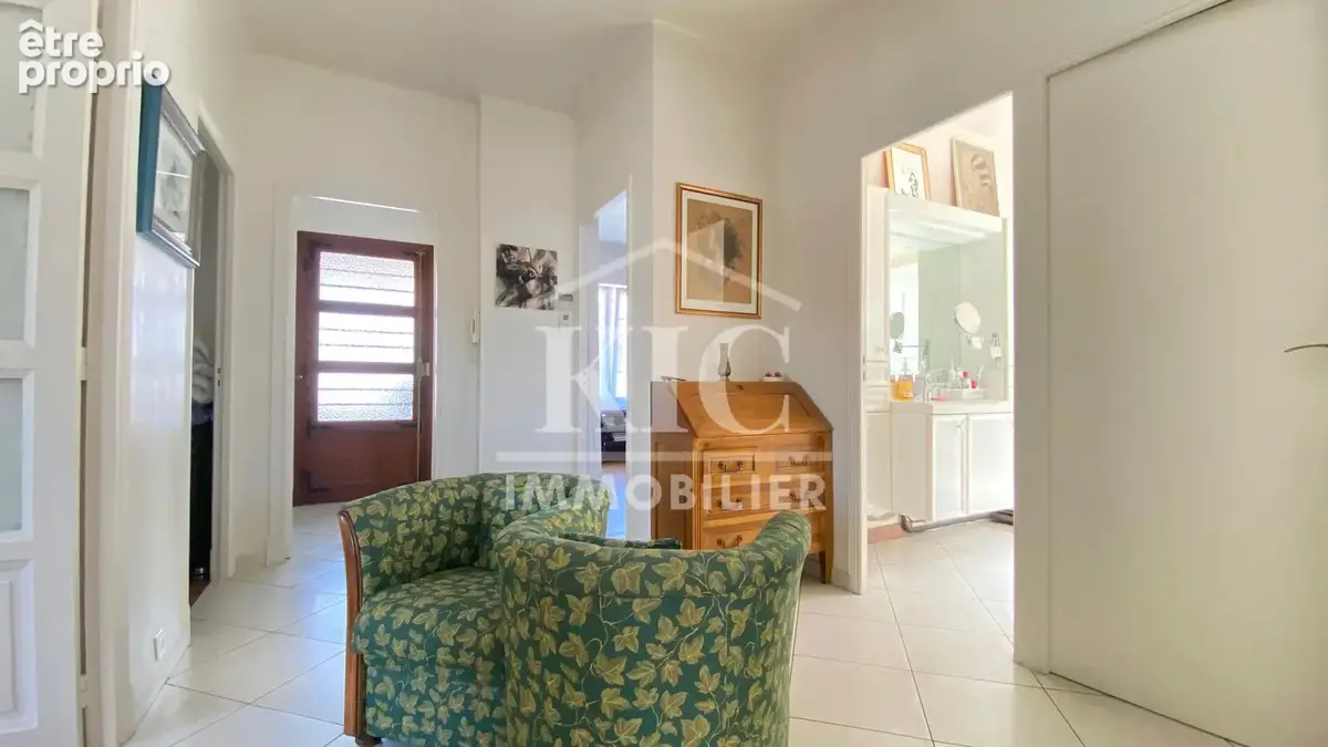 Carcassonne - ensemble immobilier avec entree privative - proche cite medievale - photo 3