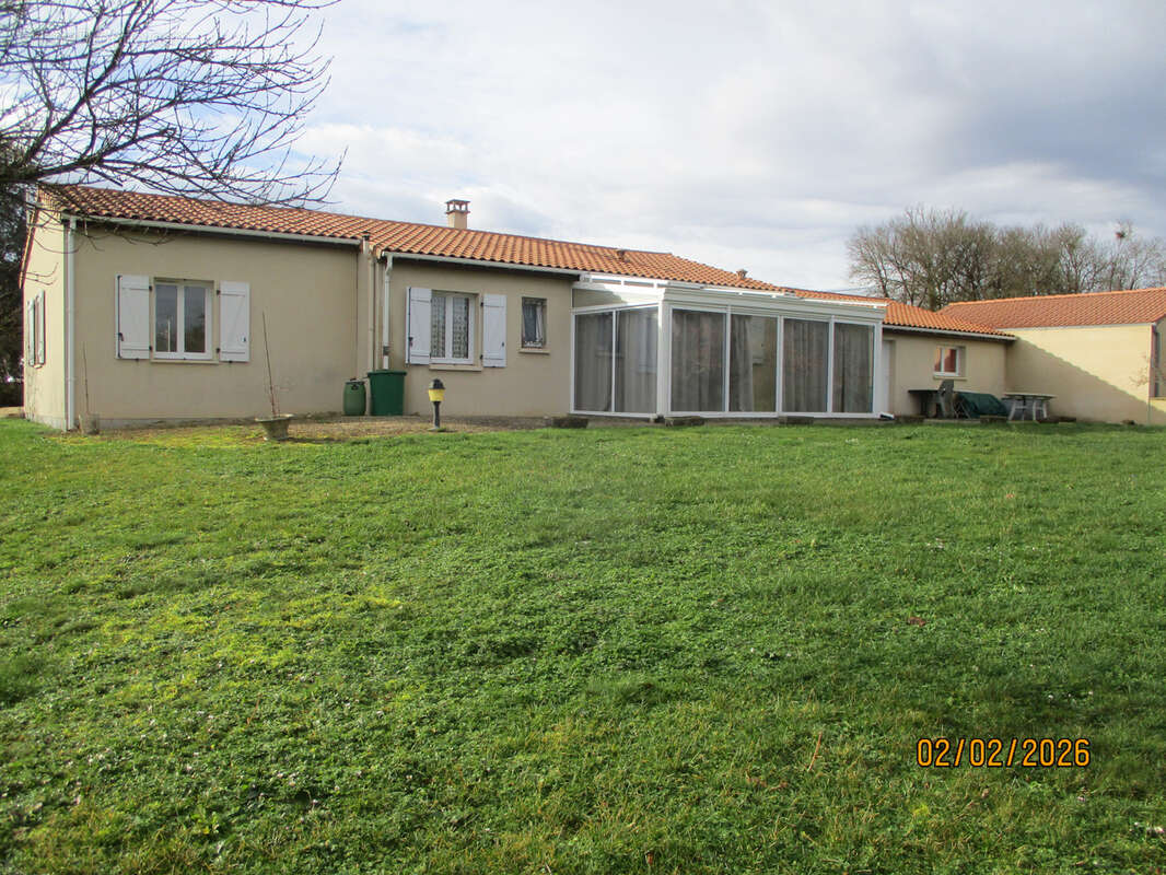 Maison à COUHE