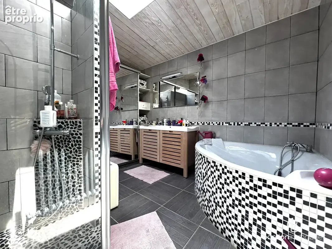 Maison 11 pièces -  208 m² - À seulement 1km des commodités de Challans - photo 10