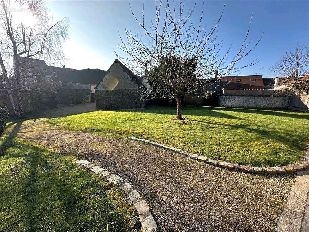 Maison à CHATEAUNEUF-EN-THYMERAIS