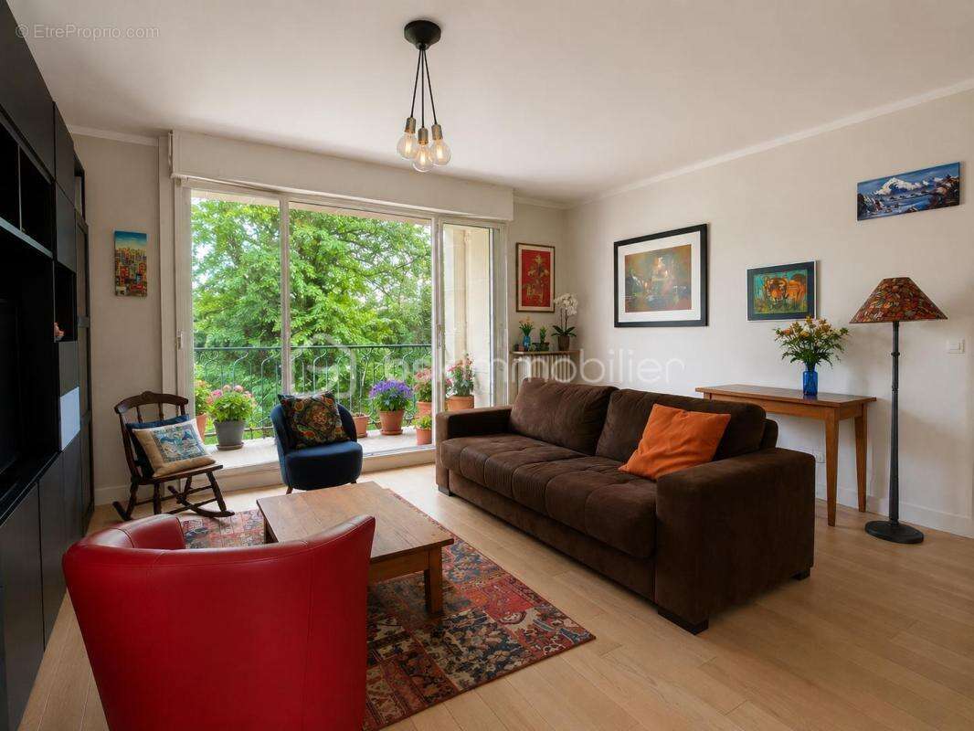 Appartement à VILLE-D'AVRAY