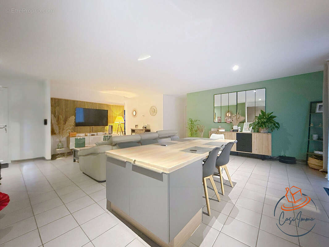 Maison à BELLEGARDE-SUR-VALSERINE