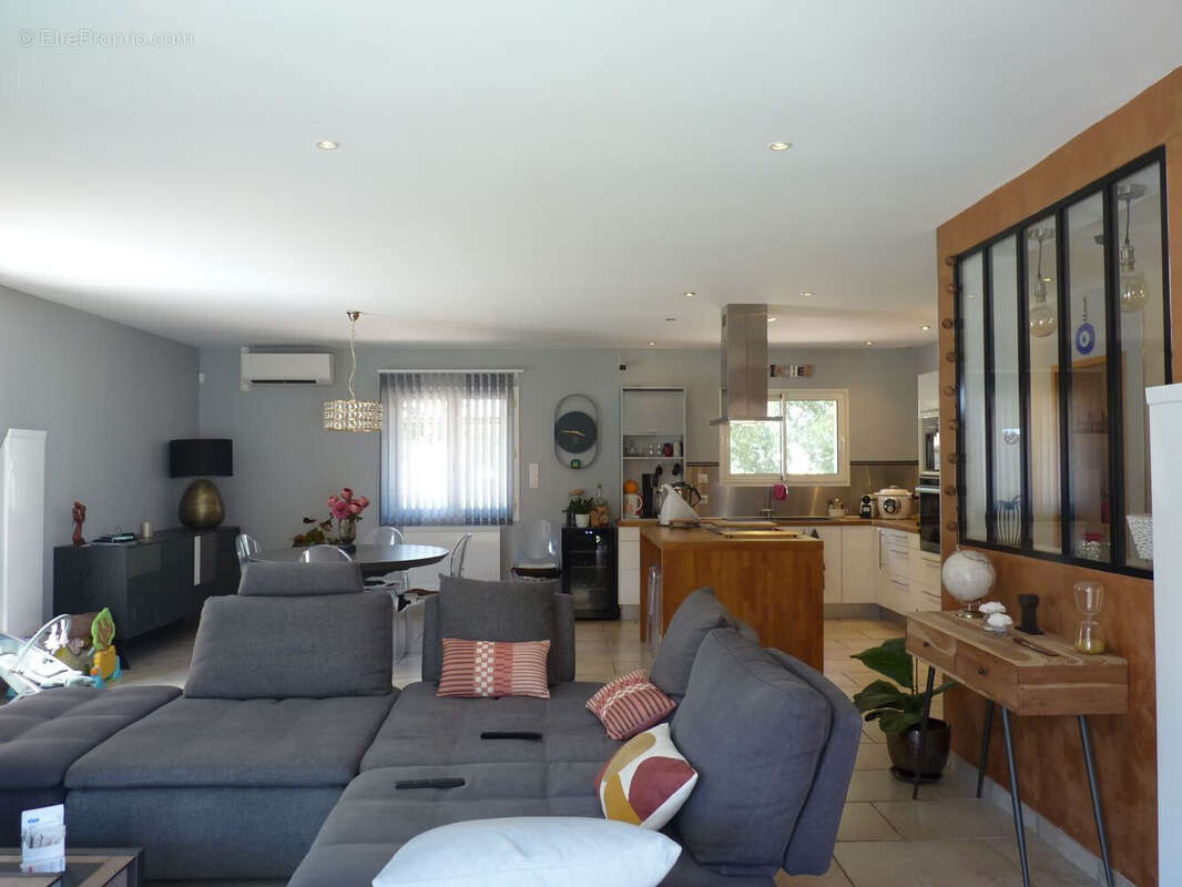 Maison à SAINTE-TULLE