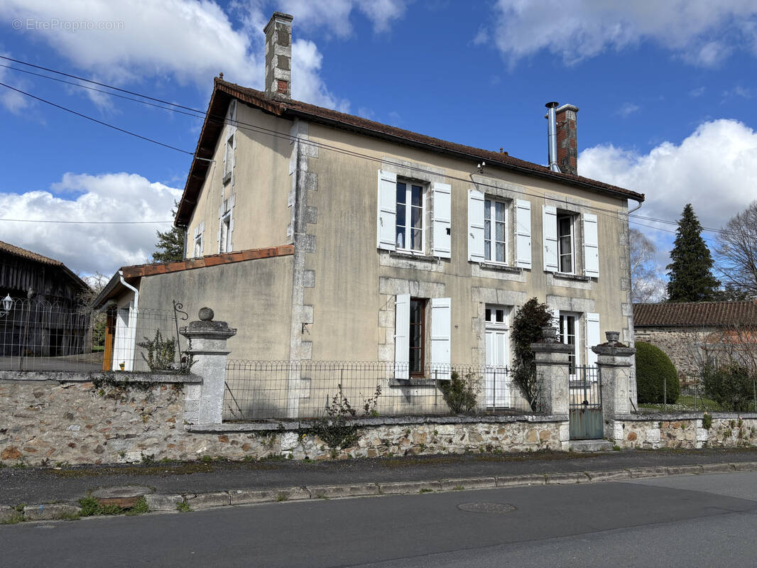 Maison à MASSIGNAC